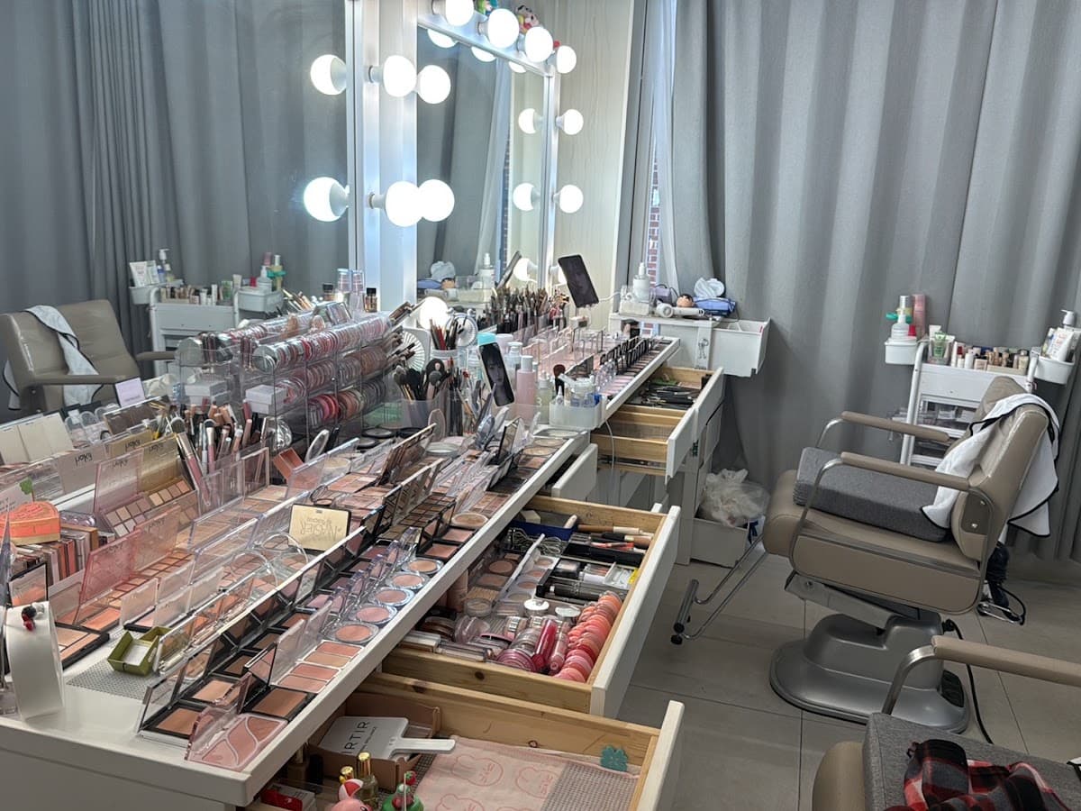 Achieve the Perfect K-Beauty Glow in Hongdae 3