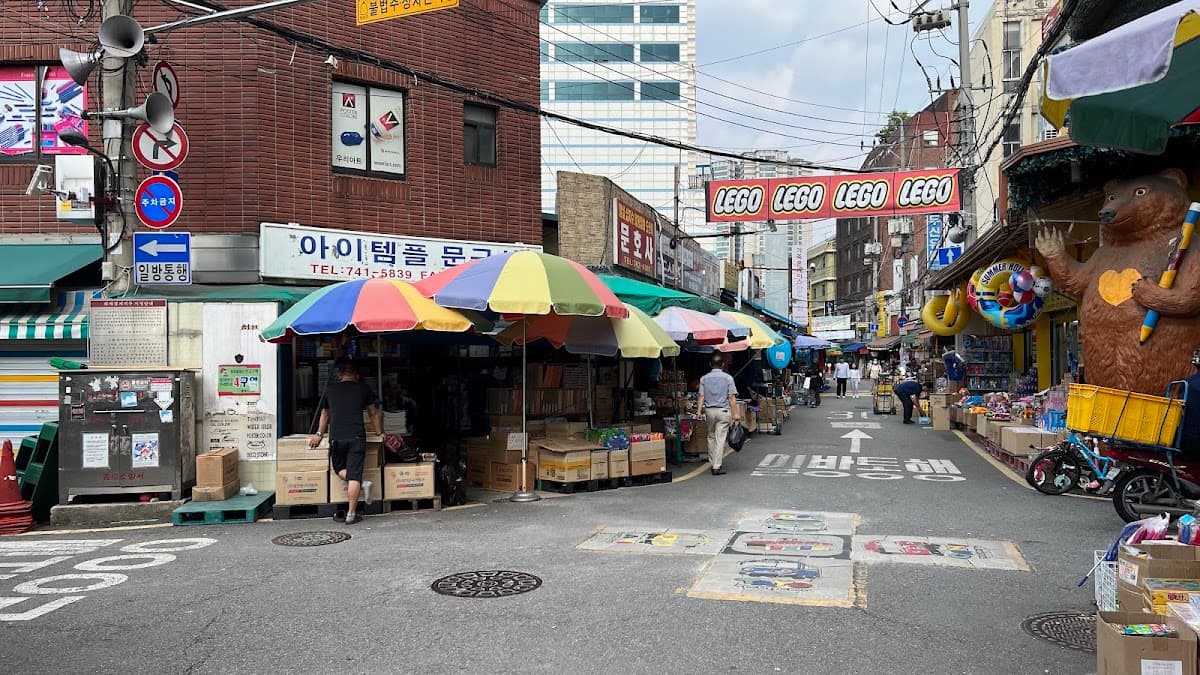 Vintage Treasures and Retro Toy Hunting in Dongmyo 3