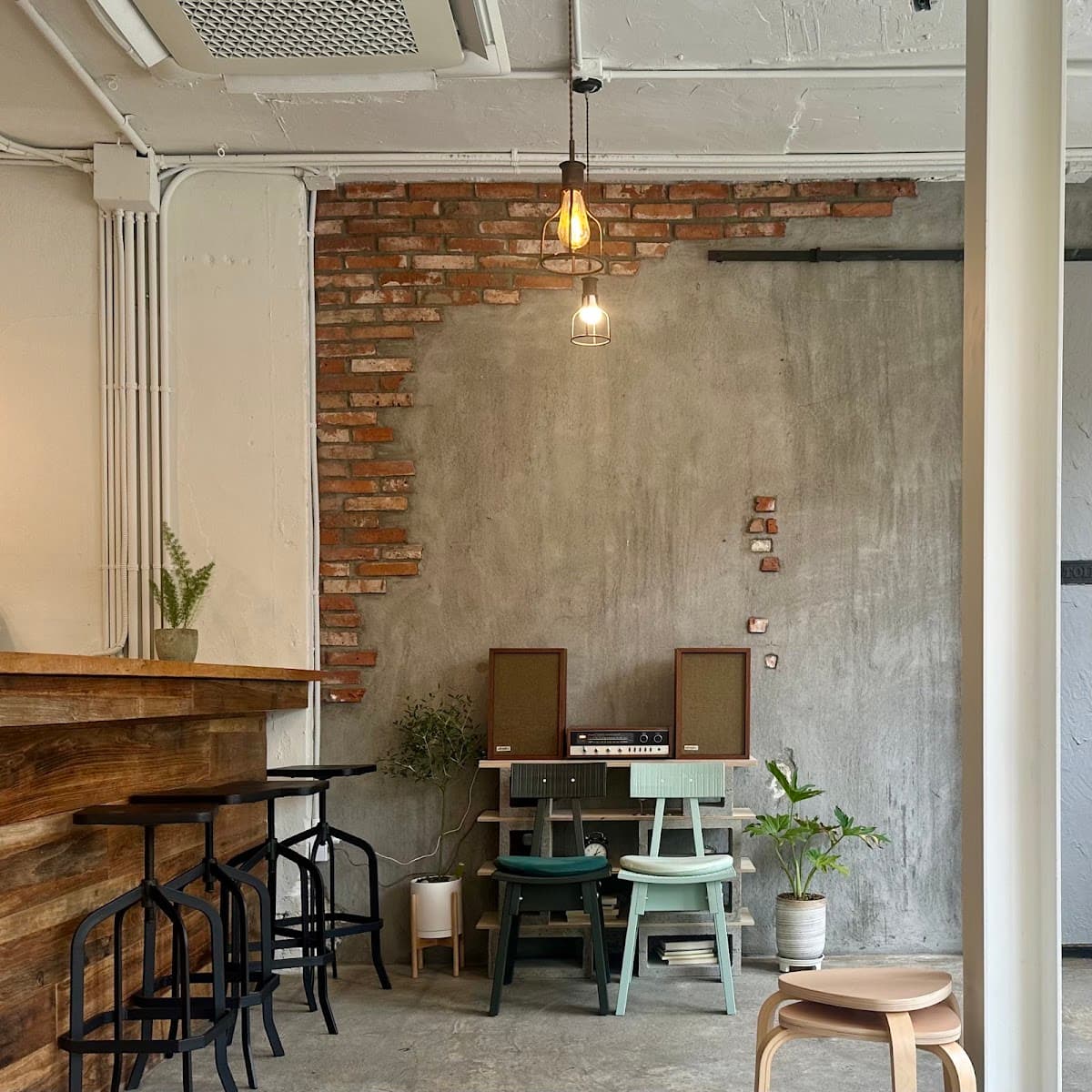 Tteokbokki Heritage and Mystical Cocktails in Sindang-dong 3