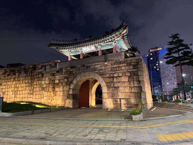 Gwanghuimun and Sindang-dong Tteokbokki Street