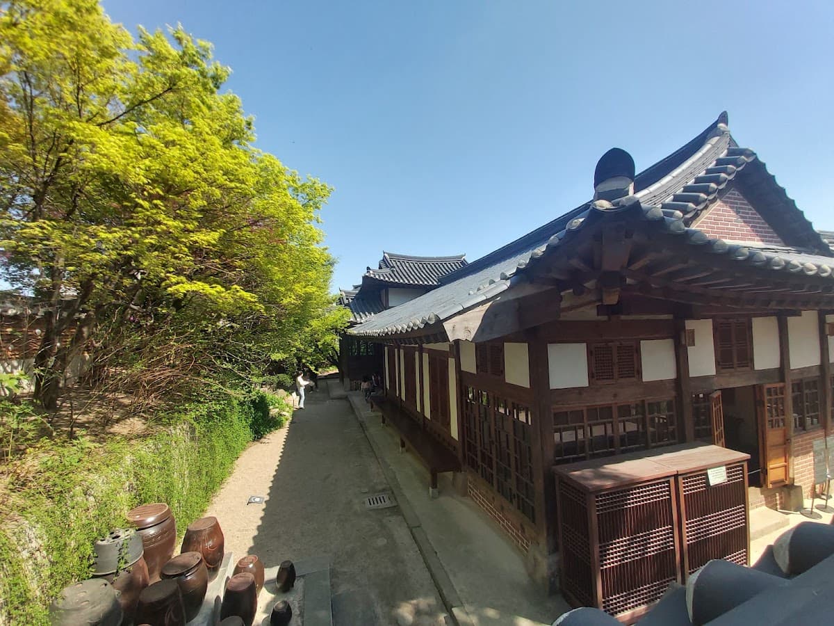 Explore Bukchon: Hanok Heritage and Art